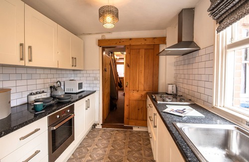 Stuppington House | Large 3 Bed House with Garden/Parking