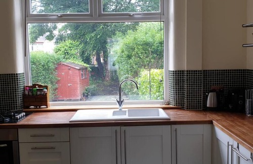 Middleton Apartment | Large 3 Bedroom Home including Parking & All Bills