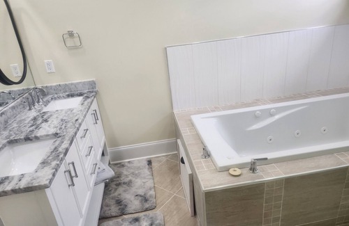 South Richmond House | Large 4-bedroom House With Tesla Charging Station Add Tesla car for your stay