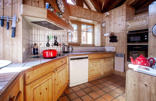 Villaroger Ski Chalet | Large 6 bedroom chalet in inspoilt village in Les Arcs area,200m to nearest lift