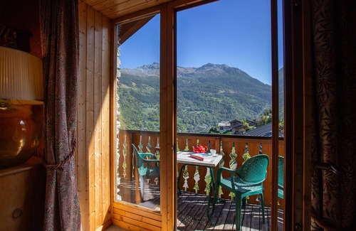 Villaroger Ski Chalet | Large 6 bedroom chalet in inspoilt village in Les Arcs area,200m to nearest lift