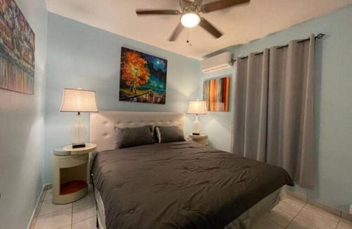 Palmas House | LARGE 8BR Sleeps 38 People with over 3000 SQ FT