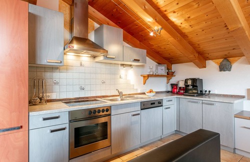 Hopfgarten im Brixental Apartment | Large apartment near the ski bus
