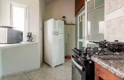 Carianos Apartment | Large and charming apartment with AC near Florianópolis International Airport