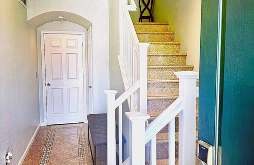 Bayshore Heights House | Large and Cozy Home 2BD 2BA Near SF