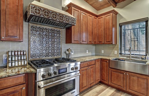 Rio Grande Blvd House | Large and lovely 4/4 adobe home near Old Town. Located on acequia with trails.