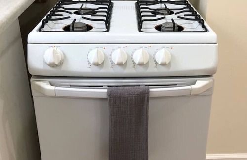 Weequahic Apartment | Large and private 3 bedroom and 1 bathroom apartment near Newark International Airport EWR and New York City