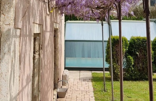 Montbeliard Apartment | Large apartment in large 16th century house