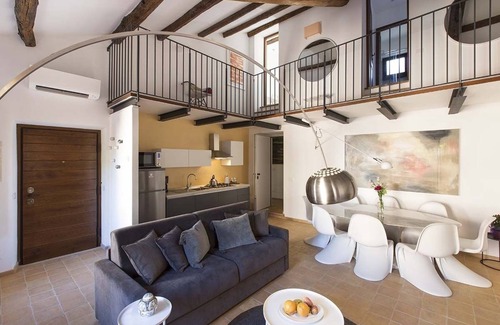 Rione IX Pigna Apartment | Large apartment in Rome to rent, holiday flat Rome, self catered apartment Rome