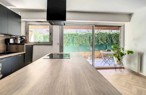 19th Arrondissement Apartment | Large apartment in the center of Paris with two terraces