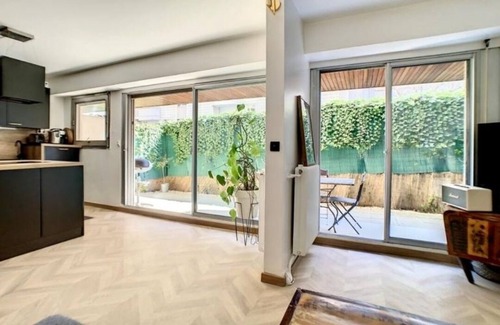 19th Arrondissement Apartment | Large apartment in the center of Paris with two terraces