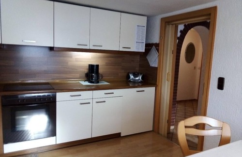 Heinrichsbrunn Apartment | Large apartment with a private balcony and separate entrance