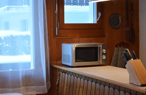 Champery Apartment | Large apartment with balcony for 6 people, central location, parking