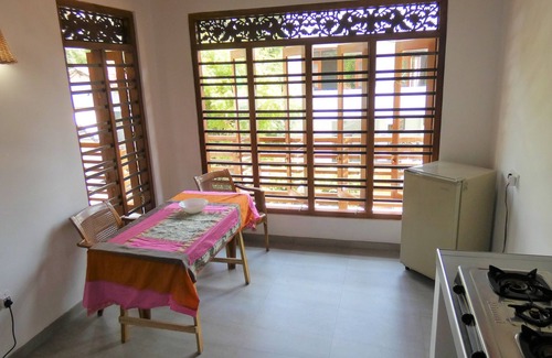 Thiranagama Apartment | large apartment with balcony 100 m to the beach in Hikkaduwa - Sri Lank