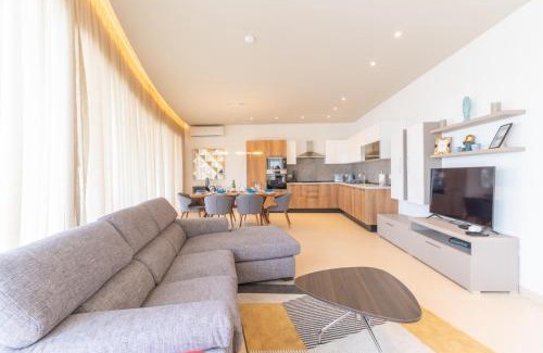 Tal-Ibrag Apartment | Large apartment with pool