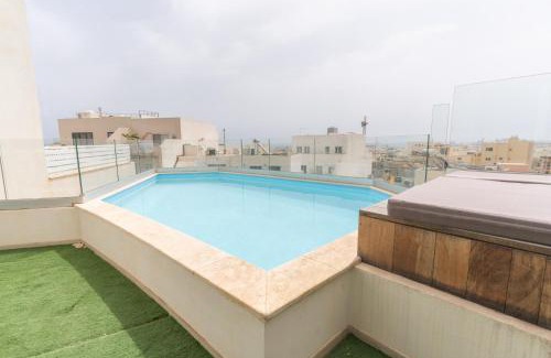 Tal-Ibrag Apartment | Large apartment with pool
