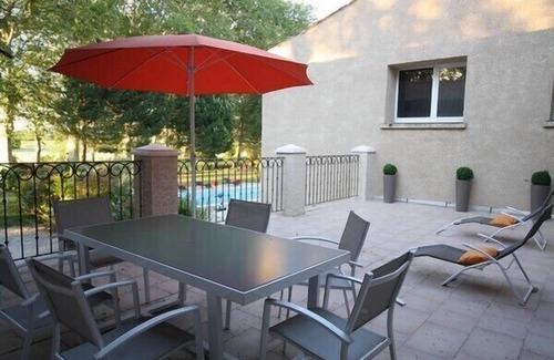 Beziers Apartment | Large apartment with terrace in character property