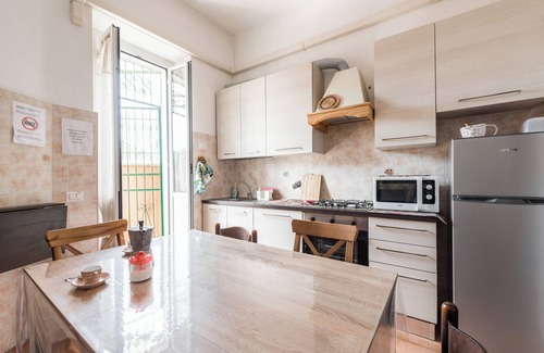 Esquilino Apartment | Large apartment with Wi-Fi and terrace