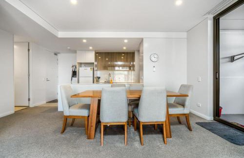 Barton Apartment | Large Barton Courtyard Apartment near Parliament - Hosted by Canstay