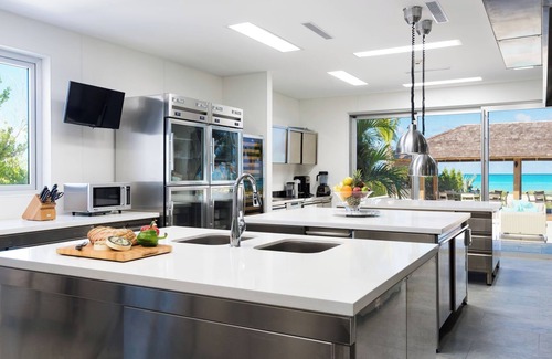 Leeward Settlement Villa | Large Beach Villa in Turks and Caicos