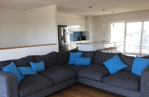 Cape Paterson House | Large beachfront home at Cape Paterson - modern beach house