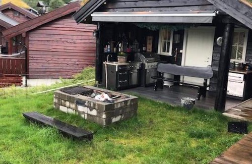 Kvam House | Large beautiful log cabin near Norheimsund and Hardangerfjord