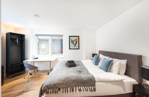 Shoreditch Apartment | Large Bright 4-Bedroom Flat, heart of Shoreditch, large balcony