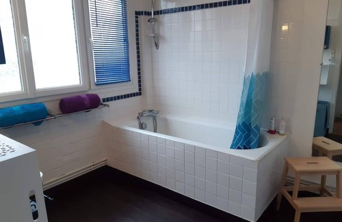Saint-Nazaire Apartment | Large, bright apartment in the heart of the city