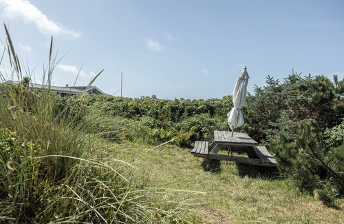 Lonstrup Cottage | Large bright summerhouse in a tranquil area with sea view and close to the ocean