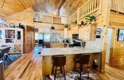 Duck Creek Village House | Large Cabin, In The Trees, Lots of Parking, adventure, and wildlife viewing