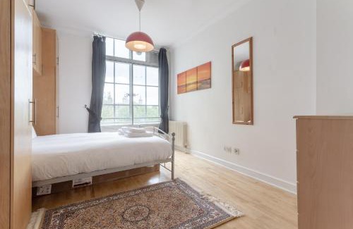 Tower Hill Apartment | Large & Central 2BD Flat - Tower Hill