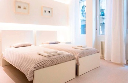 San Sebastian Centro Apartment | Large central house and close to La Concha beach