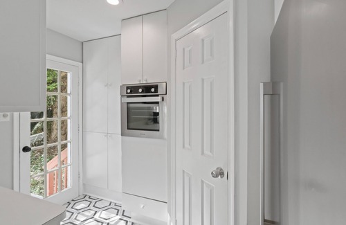 Richmond House | Large & Centrally Located Home Walking Distance to St. Mary's Hospital