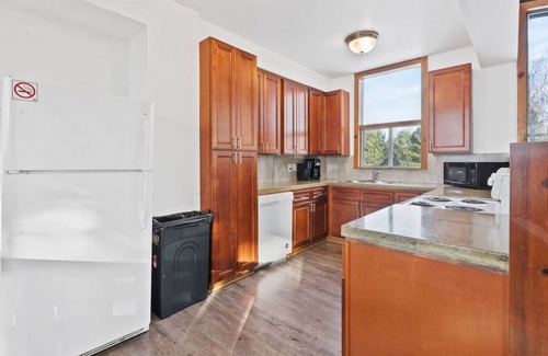 The Blue Mountains House | Large Chalet for up to 16 ppl, close to mountains! (141 Kandahar)