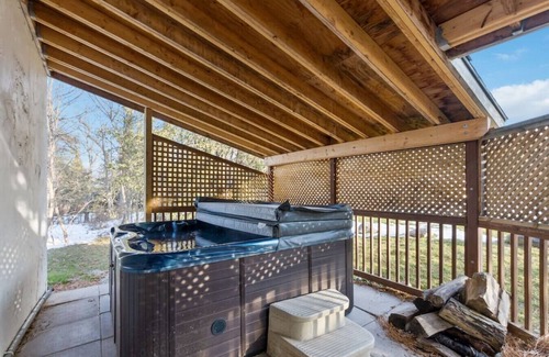 The Blue Mountains House | Large Chalet for up to 16 ppl, close to mountains! (141 Kandahar)