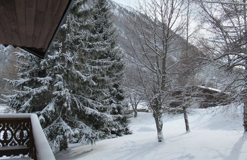 Vallorcine Ski Chalet | Large chalet close to Chamonix Mont Blanc and 400m from the Balme cable car