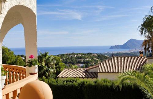 Altea la Vella Ski Chalet | Large chalet with private pool