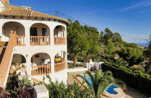 Altea la Vella Ski Chalet | Large chalet with private pool