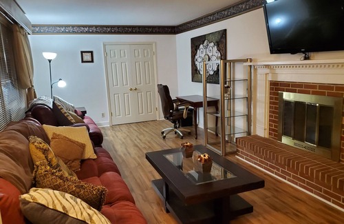 Lumberton House | Large charming 4 bedroom, 3 bath on quiet wooded lot with lots of space for all!