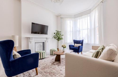 Avonmore and Brook Green Apartment | Large & charming 5BR House near Kensington Olympia