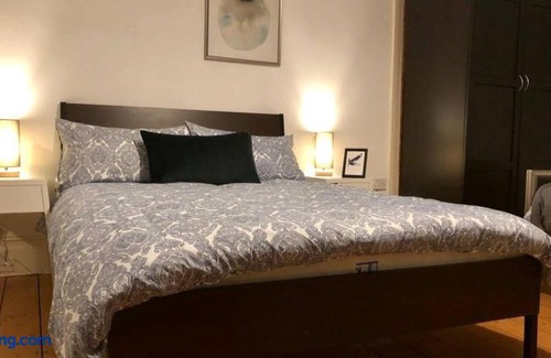 Grangetown House | Large CityCentre Townhouse & Pool Table with Offroad Parking