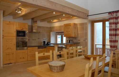 Val Cenis Apartment | Large, comfortable apartment for 10 at the foot of the piste