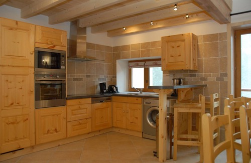 Val Cenis Apartment | Large, comfortable apartment for 10 at the foot of the piste