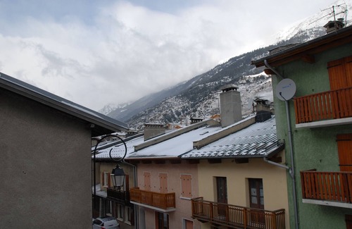Val Cenis Apartment | Large, comfortable apartment for 10 at the foot of the piste