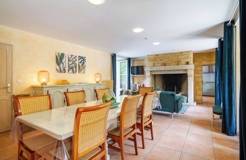 Sarlat-la-Caneda Historic Center Cottage | Large comfortable cottage (4 *) with terrace, garden and private heated pool.