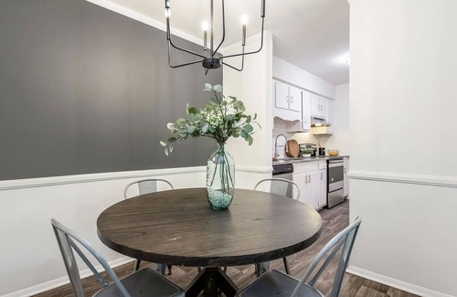 Southwest Raleigh Condo | Large condo close to downtown Raleigh!