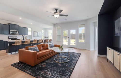 Austin House | Large & Cozy! - 8 Mins from Circuit of the Americas