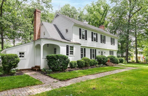 Midlothian House | Large Cozy Home Located In the Suburbs of Richmond