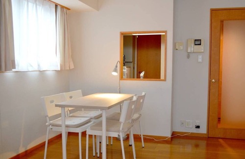 Higashiazabu Condo | Large Cozy Studio at Central: 1 minute from Akabanebashi Station, a super comfortable room in quiet Azabu