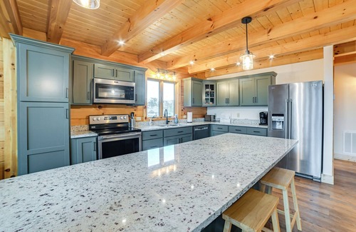 Gilbertsville Cottage | Large Deck & Shared Dock: Cabin on Kentucky Lake!